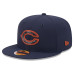 Бейсболка Chicago Bears New Era Navy 2026 Sideline 9FIFTY Бейсболка Chicago Bears New Era Navy 2026 Sideline 9FIFTY