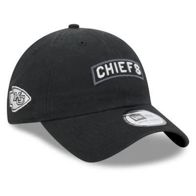 Бейсболка Kansas City Chiefs New Era 2026 Salute To Service Casual Classic - Black