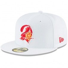 Бейсболка Tampa Bay Buccaneers New Era Throwback Logo Omaha 59FIFTY - White