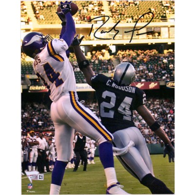 Autographed Minnesota Vikings Randy Moss Fanatics Authentic 8 x 10 Catch Vs. Raiders Photograph