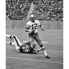 Unsigned Dallas Cowboys Roger Staubach Fanatics Authentic in the Pocket Photograph
