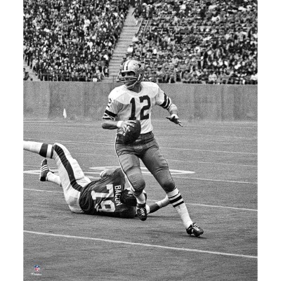 Unsigned Dallas Cowboys Roger Staubach Fanatics Authentic in the Pocket Photograph