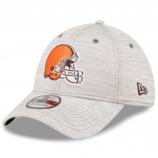Бейсболка Cleveland Browns New Era 2022 NFL Training Camp Official Coach 39THIRTY - Gray