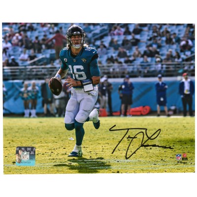 Autographed Jacksonville Jaguars Trevor Lawrence Fanatics Authentic 8 x 10 Horizontal Teal Jersey Rollout Photograph