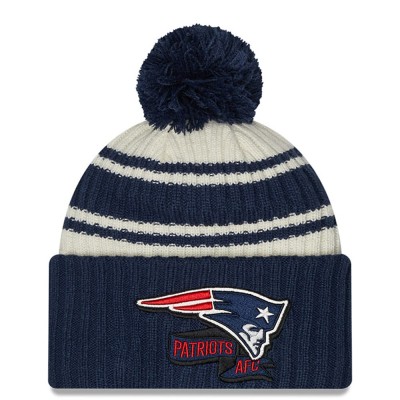 Шапка с помпоном New England Patriots New Era 2022 Sideline Sport - Cream/Navy