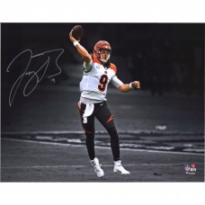 Autographed Cincinnati Bengals Joe Burrow Fanatics Authentic 11 x 14 White Jersey Throwing Spotlight Photograph