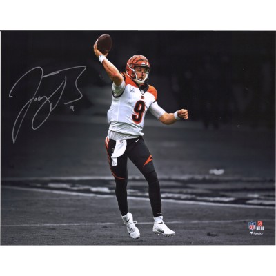 Autographed Cincinnati Bengals Joe Burrow Fanatics Authentic 11 x 14 White Jersey Throwing Spotlight Photograph