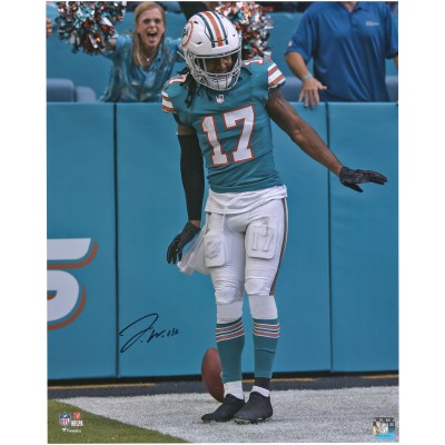 Autographed Miami Dolphins Jaylen Waddle Fanatics Authentic 16 x 20 Aqua Jersey Celebration Photograph