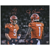 Фото Multi-Signed Cincinnati Bengals Ja'Marr Chase & Joe Burrow Fanatics Authentic 16 x 20 Spotlight