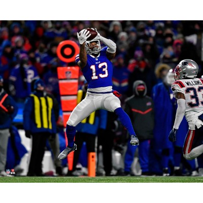 Unsigned Buffalo Bills Gabriel Davis Fanatics Authentic Makes Catch in NFC Wild Card Game vs New England Patriots Photograph