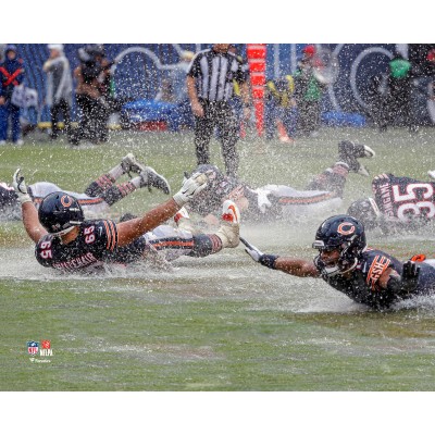 Unsigned Chicago Bears Fanatics Authentic Celebrate Winning in the Rain Photograph
