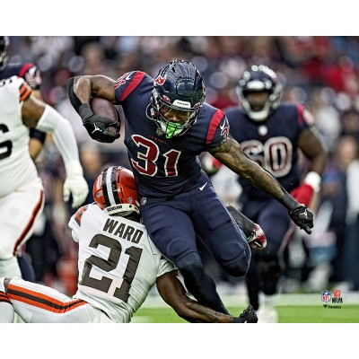 Dameon Pierce Houston Texans Unsigned Fanatics Authentic Breaking a Tackle Photograph